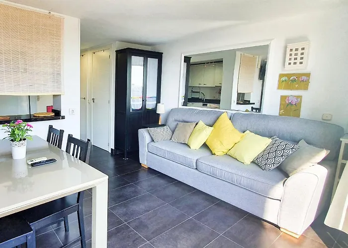 アパート Skol 316. Attractive 1 Bedroom Duplex With Sea View In Skol Marbella. マルベーリャ
